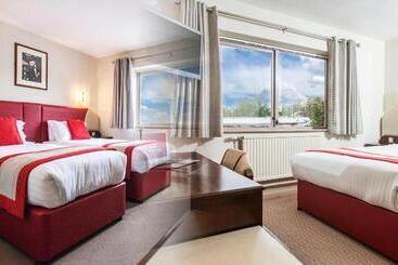 فندق Peartree Lodge Waterside