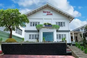 בית מלון כפרי S Jojos