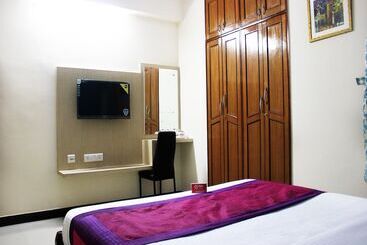 Oyo Apartments Mg Road Manipal Center