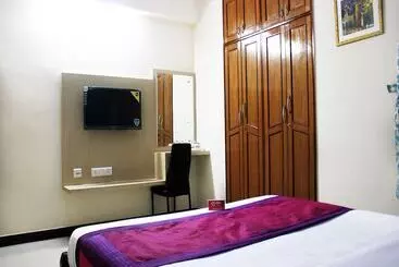 Oyo Apartments Mg Road Manipal Center