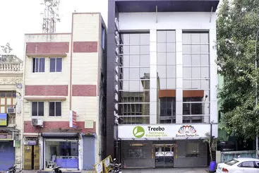 Hotel Treebo Saravana Boutique Inn