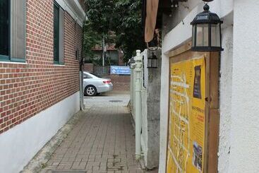 Пансион Hohomom Guesthouse