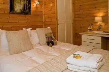 Cleveley Mere Luxury Waterside Lodges
