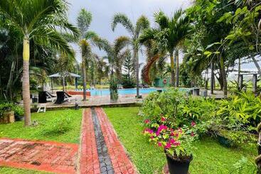 Tishan Holiday Resort