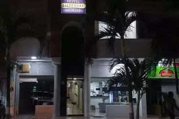 ホテル Imperial House