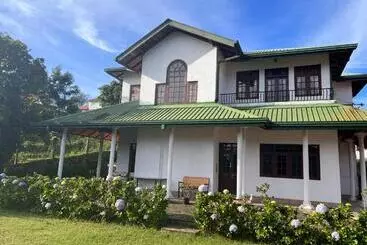 ペンション Lakeside Garden Bungalow 湖畔花园山居