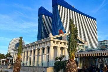 Elegance Sea View Aparthotel In Orbi City Batumi