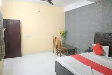 Hotel Oyo  Classio Inn