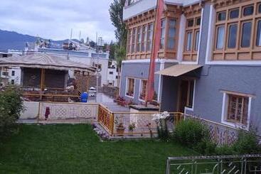 Pensione Chandan Guest House