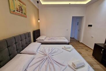 هتل آپارتمان Villa Jiota