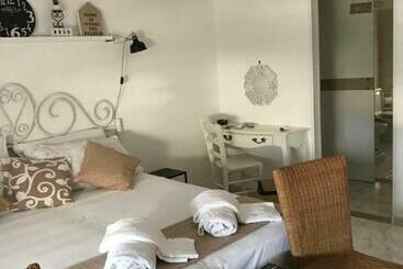 Bed and Breakfast Eder Home A Un Passo Dal Teatro Greko