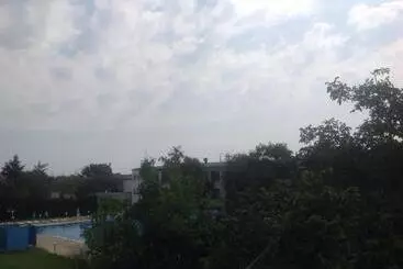 پانسیون Surf House Villa Rose I Po3a L
