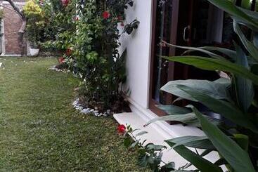 דירות לתיירים Villa Kamar Madu