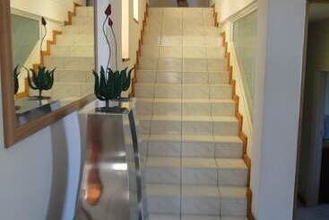 تختخواب و صبحانه Bluewater Beach Accommodation