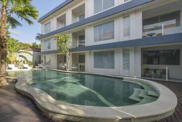 מלון דירות Coast Boutique