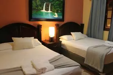 ホテル Guardabarranco