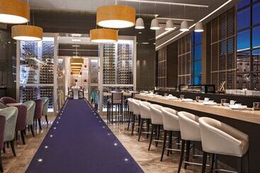 هتل Downtown Rotana