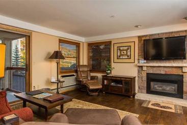 آپارتمانهای توریستها Torian Plum Plaza Condos