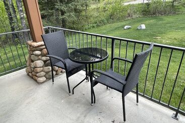 Elkwater Lake Lodge And Resort