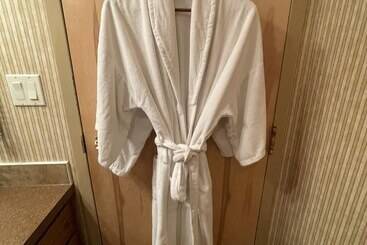 Elkwater Lake Lodge And Resort