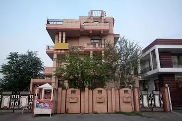 هتل Oyo Rooms Vaishali Nagar Sanskar School Road