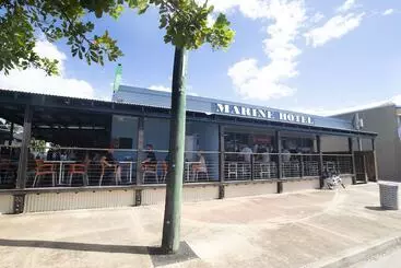 Nightcap At Marine Hotel Cardwell