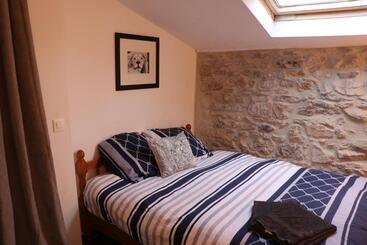 膳宿费 Esclarmonde 18