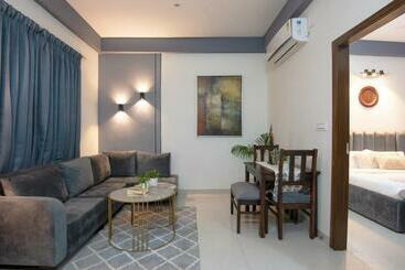 호텔 Serviced Apartment Near Medanta By Bedchambers