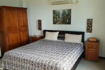 Majatalo Villa Saraswati Meras