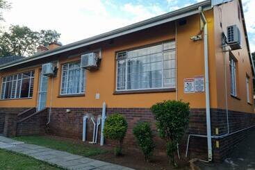 住宿加早餐  28 On Wood