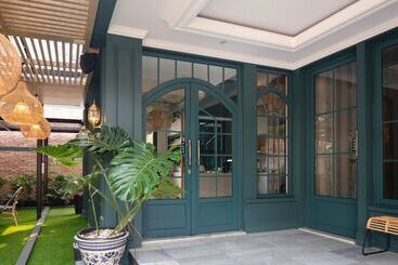 Отель Casa Living Senopati