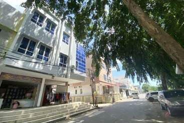 Отель Oyo 92586 Happy 777