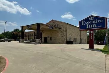 Hotelli Executive Inn And Suites