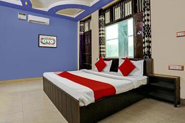 Hôtel Oyo Flagship 81356 J  Banquets