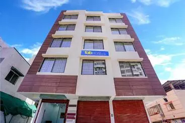 Fabhotel Crystal Inn   Nr Suvarndeep Chowk