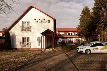 Отель Am Stadtwald