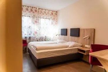 Hotel Gasthaus & Weingut Zum Stern