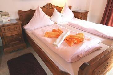 בית מלון כפרי Zum Goldenen Rössle