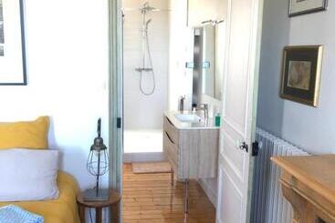 Bed and Breakfast La Chambre De L Embarcadère