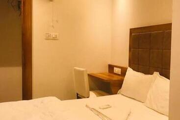 酒店 Kishan Lodging & Boarding