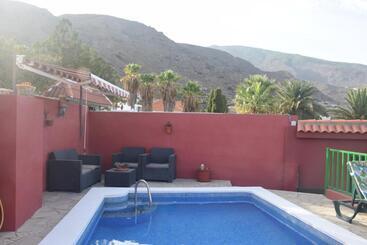 پانسیون Candelaria Estudio1 Garoé