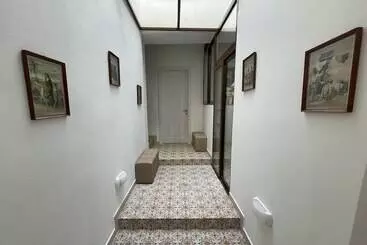 تختخواب و صبحانه Alina Boutique Living