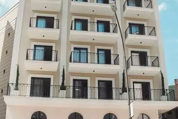 هتل آپارتمان Kondo Hotel Allure