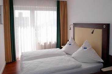 ホテル Gästehaus Am Räuschenberg