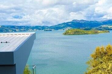 אתר נופש Entre Islas Lodge