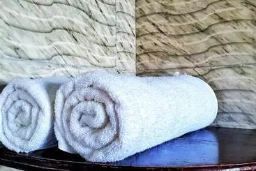 هتل Gipir And Labongo Safari Lodge Ltd