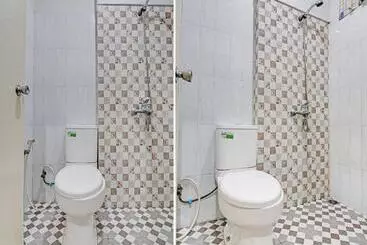 ホテル Oyo 91986 Annajah Homestay Syariah