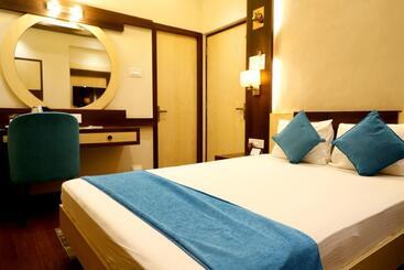 Hotel Avenue Plaza ! Serampore   Samrat Restaurant, N S Avenue