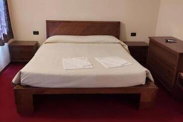 פנסיון Alloggio La Luna