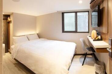 هتل Alishan Shermuh Tourist